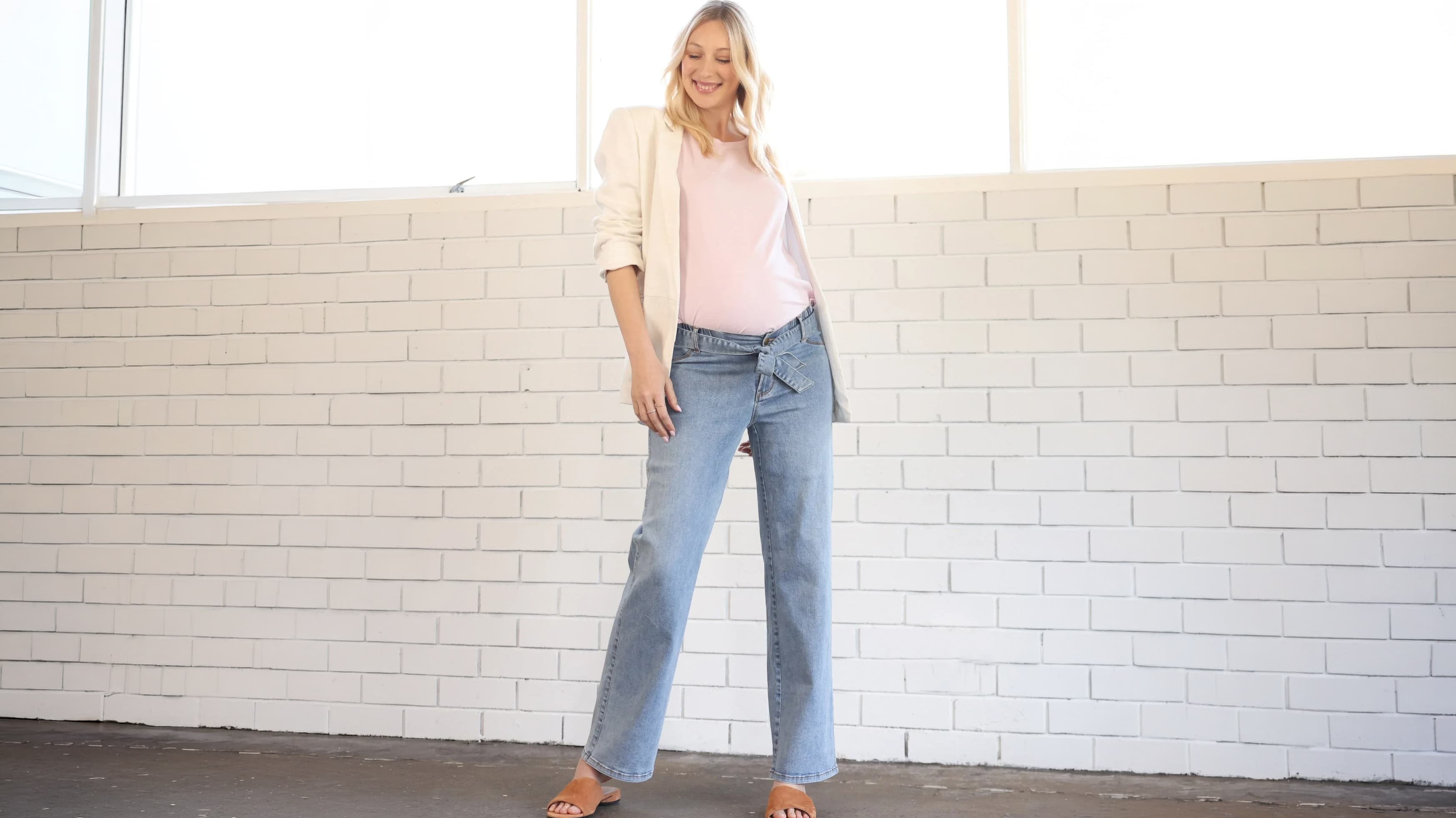 Why Stretch Matters in Maternity Denim