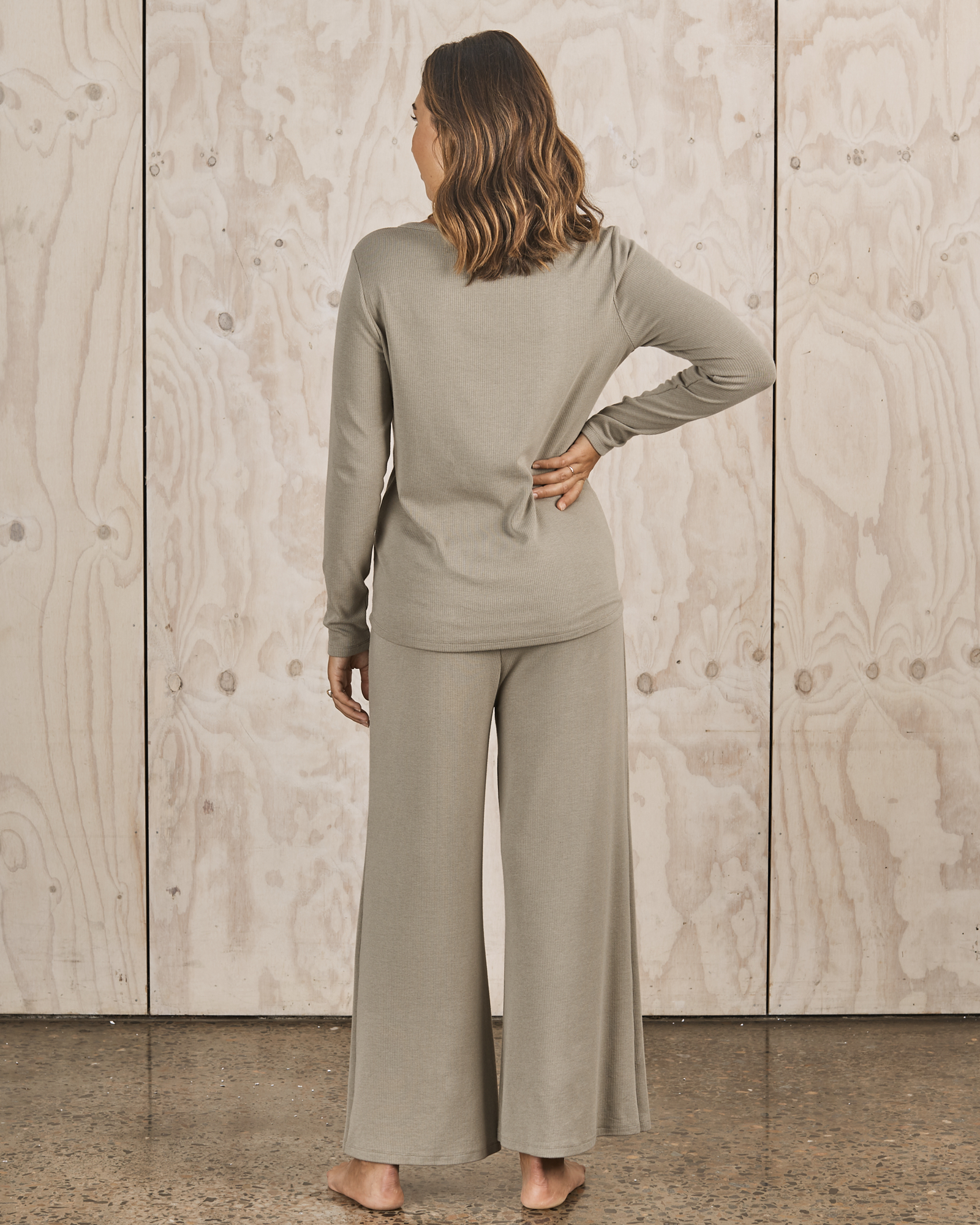 Back View - Maternity loungewear set sage green