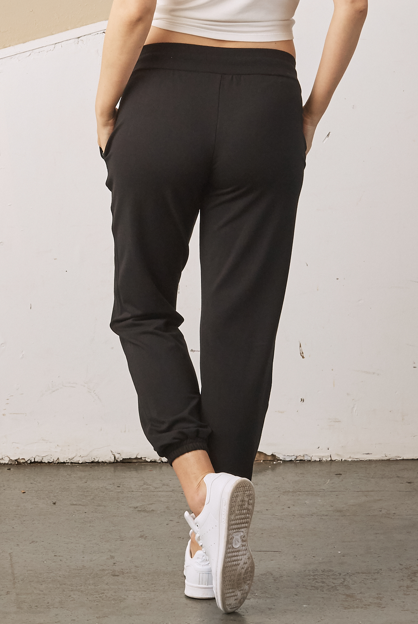 Back View Maternity jogger black pants