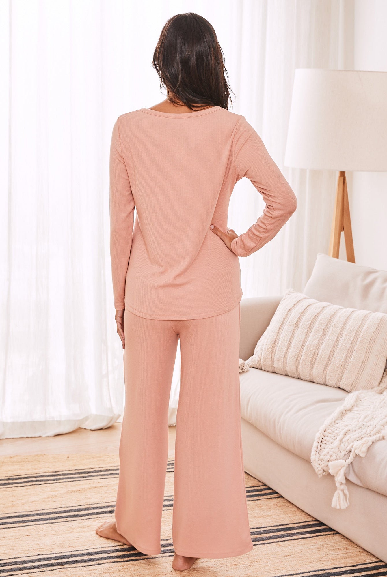 Back view - maternity loungewear set pink