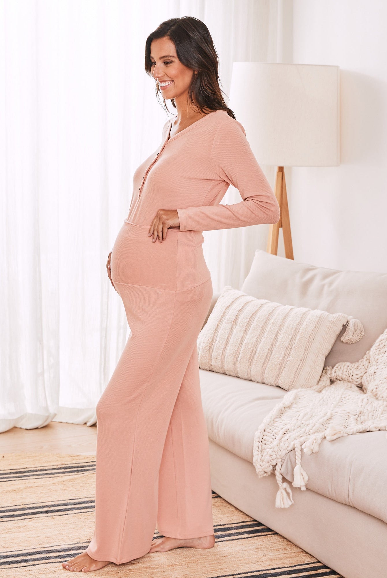 Side view - maternity loungewear set pink