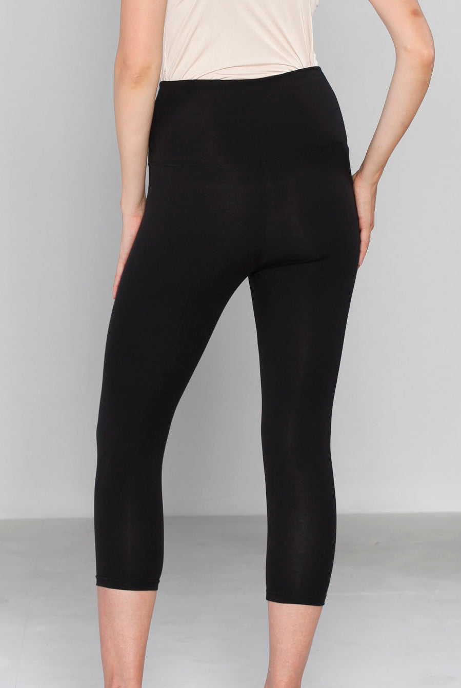 Back view - Postpartum Tummy Tight Control Capri Built-In Shaping 3/4 Legging (1301889187934)