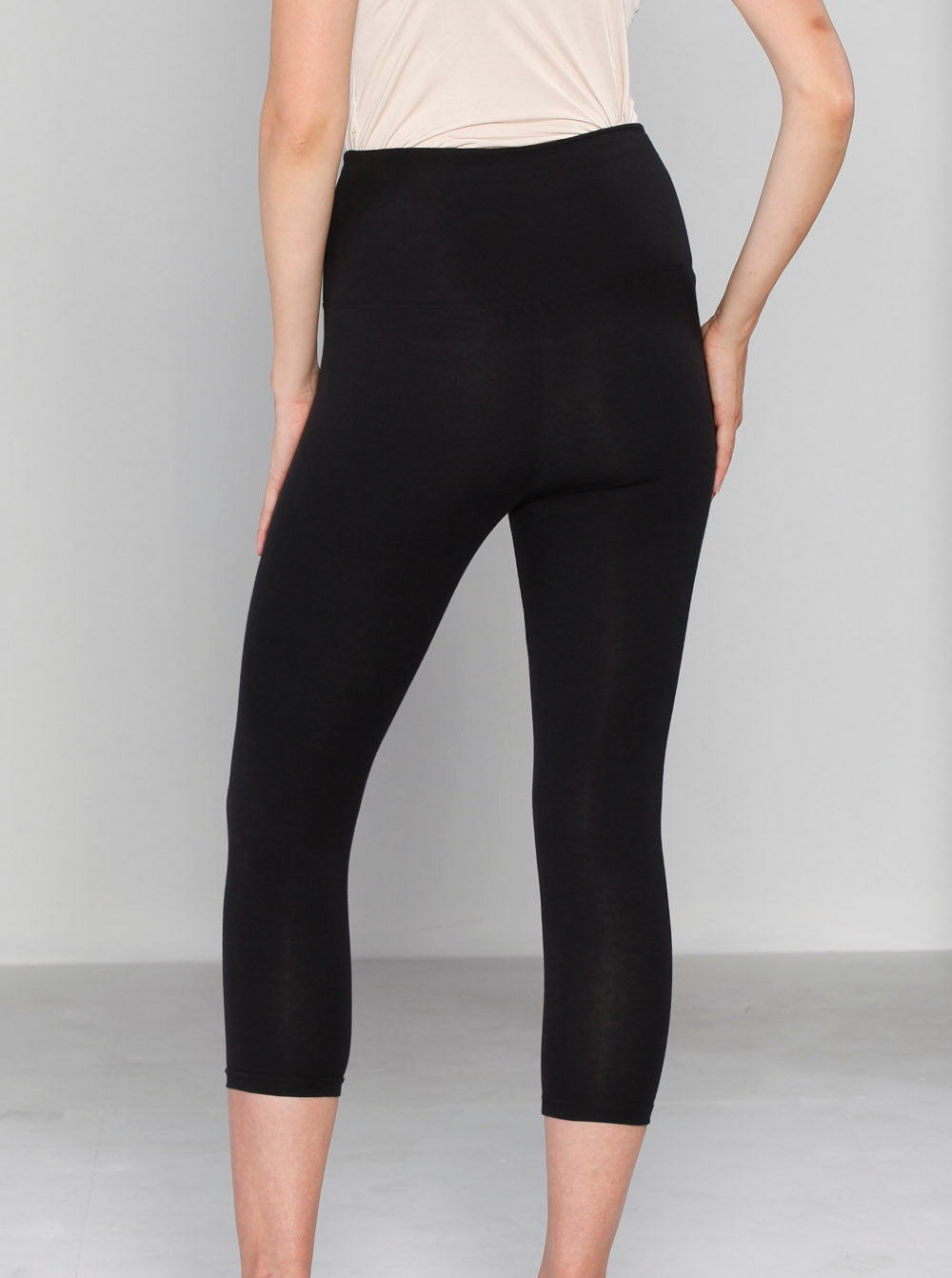Back view - Postpartum Tummy Tight Control Capri Built-In Shaping 3/4 Legging (1301889187934)