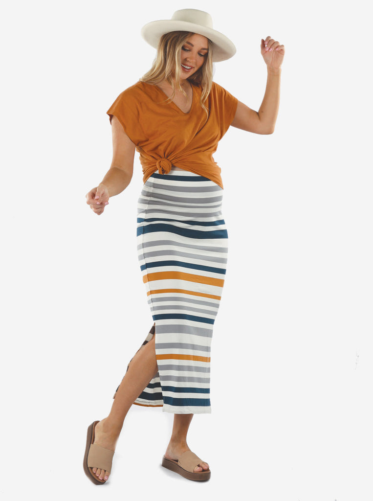 Full view - Loose Fit Maternity Swing Top in Rust (6690453520478)