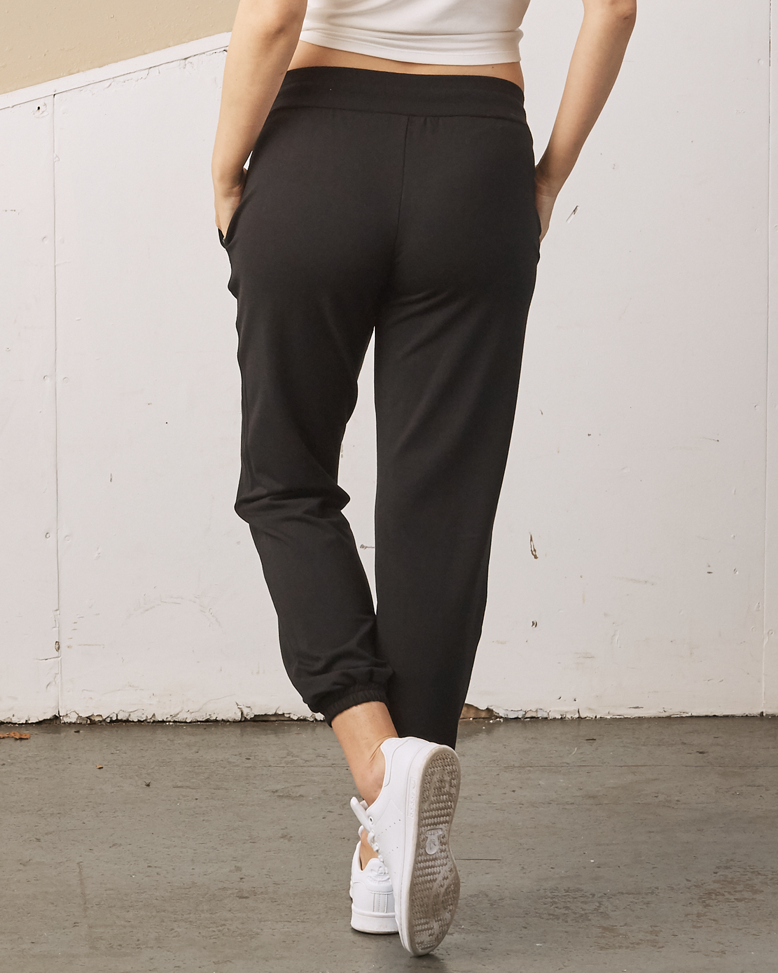 Back View Maternity jogger black pants