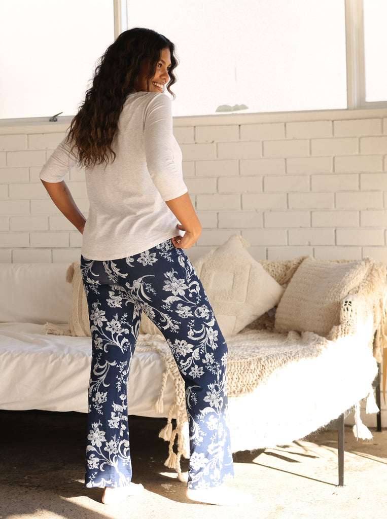 Back view - A pregnant woman in 4-Piece Maternity Loungewear Set (6724294869086)